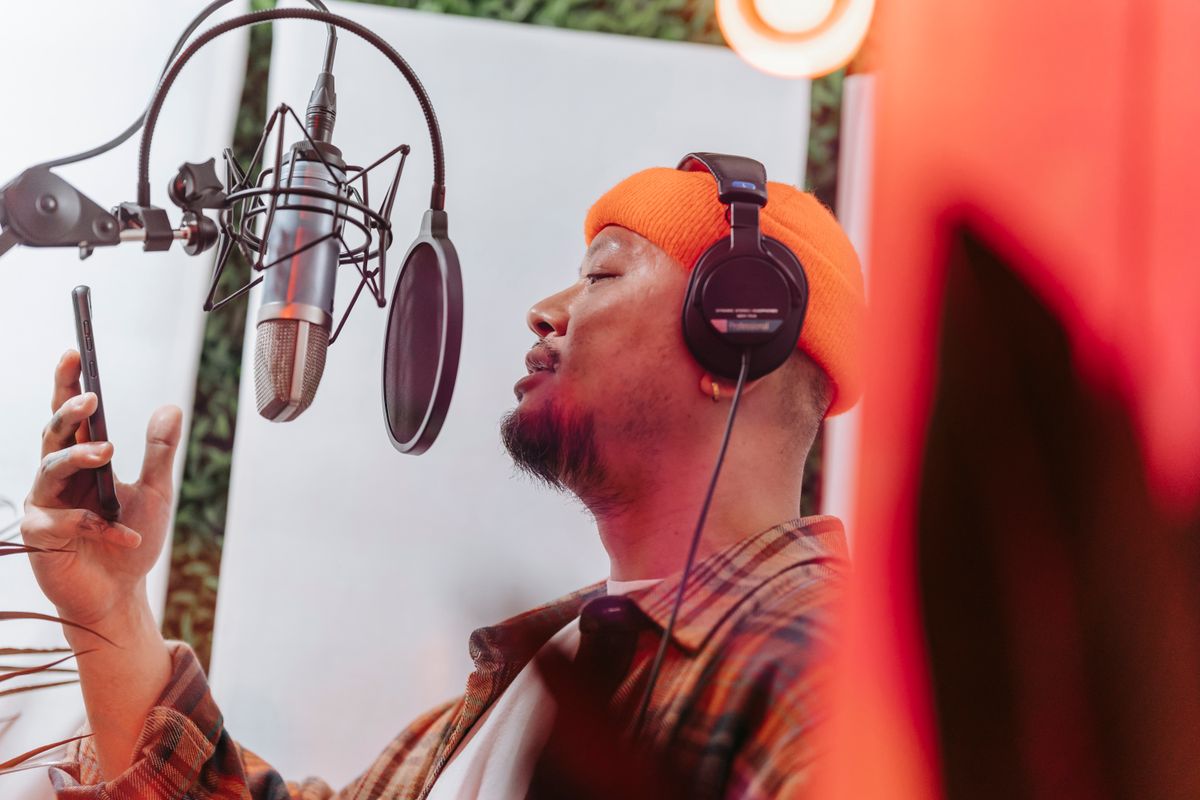 Fredo Bang Oouuh AI Video: Photos, Price and Limits